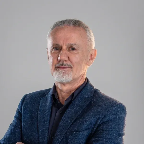 Dr. Ali Hakan Çeşme